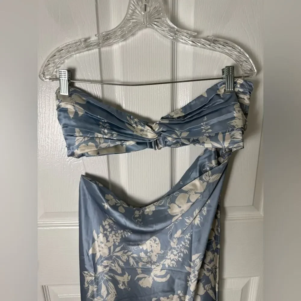 Reformation Vivi Silk Dress in Aliso Blue Floral 8 - Picture 3 of 9
